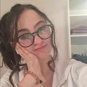 Meet your Posher, Ella